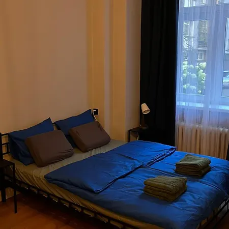 Silent Side Center Apartment *